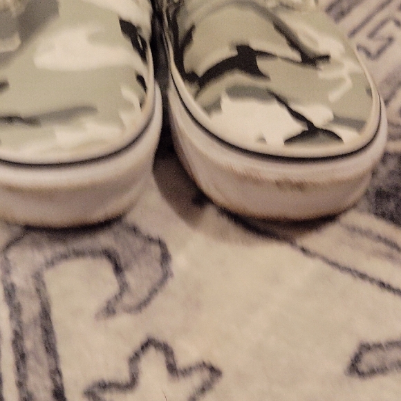 Vans Camouflage Slip-On Sneakers - Picture 5 of 8